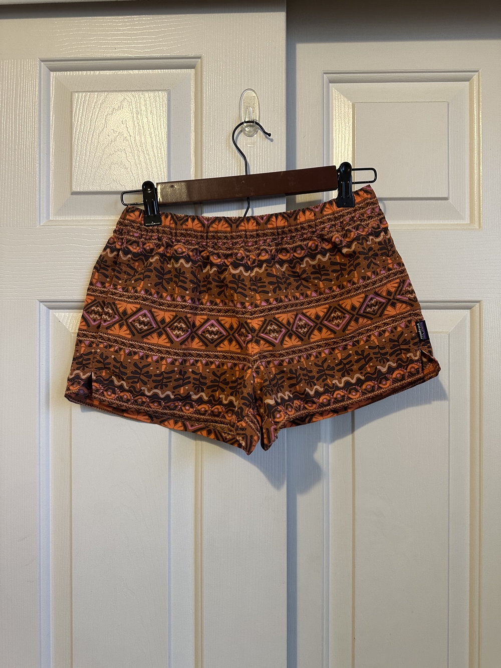 Patagonia Barely Baggies Womens XS Orange Tribal Print 2.5" Lined Swim Hot Pants
